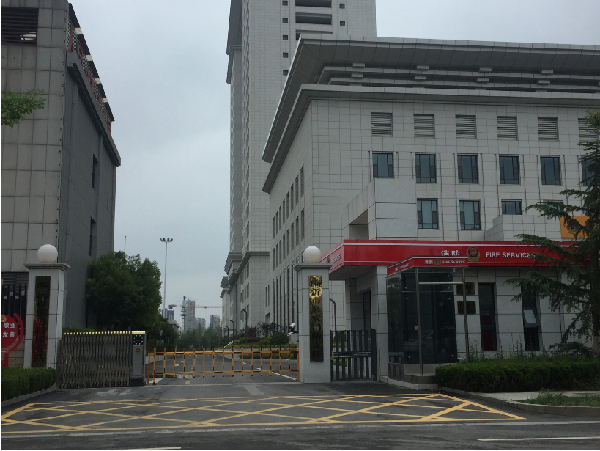 臨沂消防大隊(duì)道閘門(mén)案例